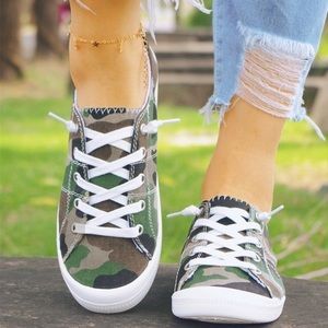 NEW | Women’s Comfy Casual Army Camo Print Walking Sneakers | Size 11
